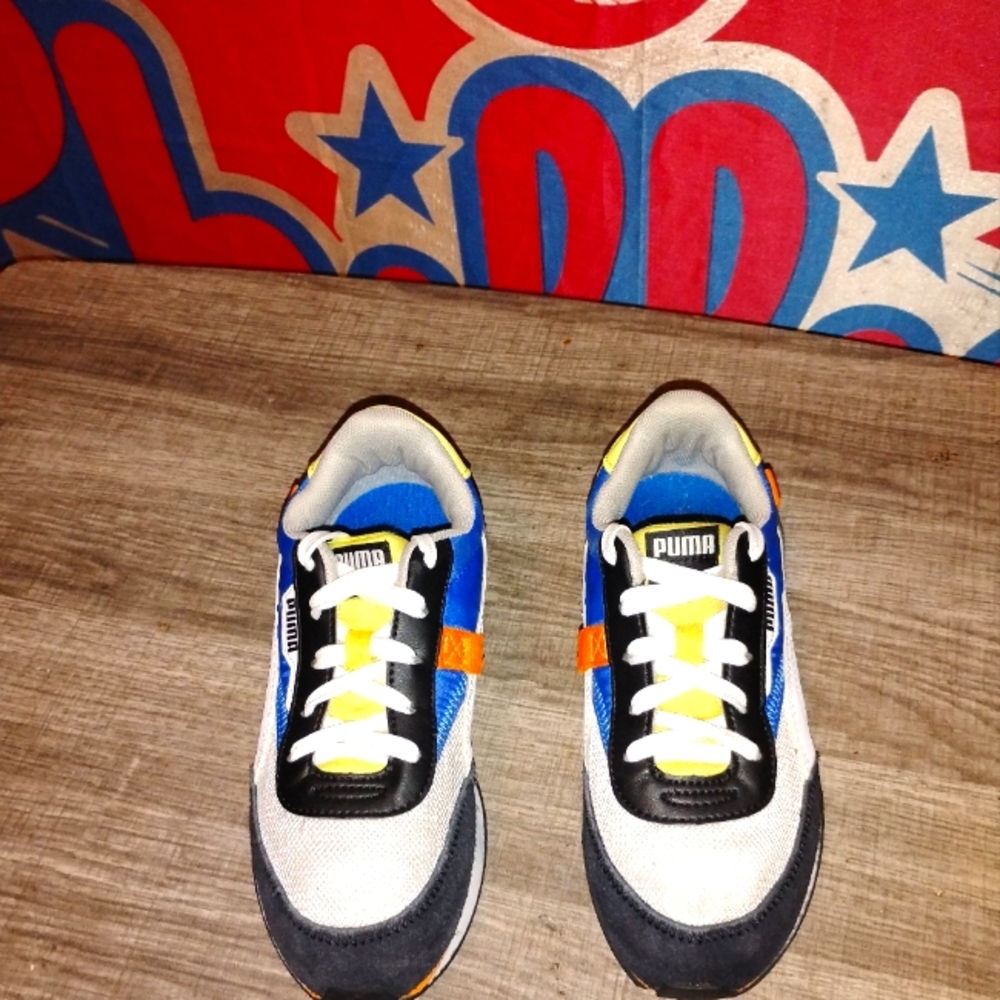 PUMA Future Rider Splash.         Size Y 3.5 Color Gray Violet-Victoria Blue